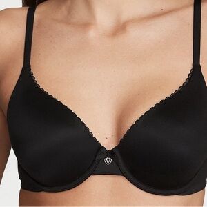 Victoria's Secret Black Underwire T-Shirt Bra with Scallop Trim Charm